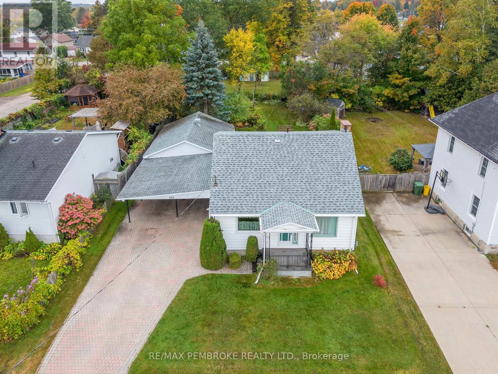 624 HAMILTON STREET W - 32