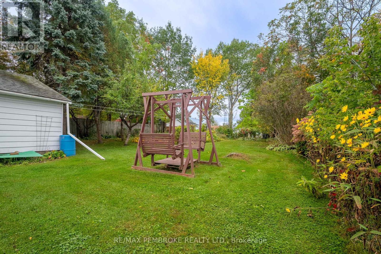 624 HAMILTON STREET W - Image 36