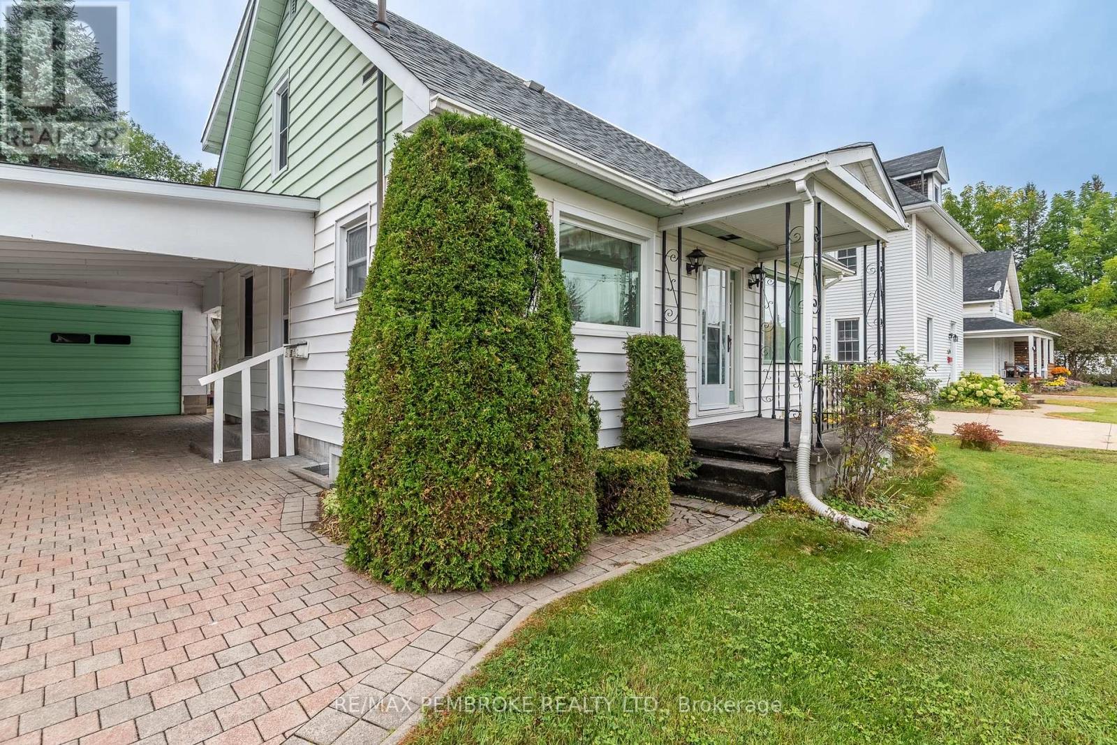 624 HAMILTON STREET W - 39