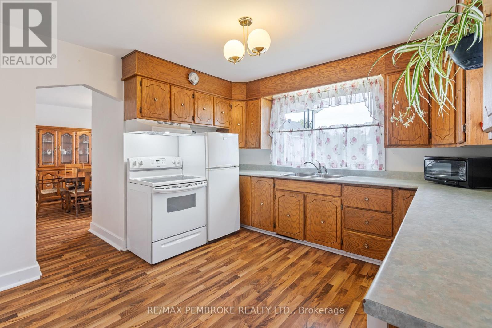 624 HAMILTON STREET W - Image 7