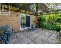 Kitchen - 26 Crofton Road, Ottawa, ON K2G0N3 Photo 10