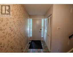 Living room - 26 Crofton Road, Ottawa, ON K2G0N3 Photo 12