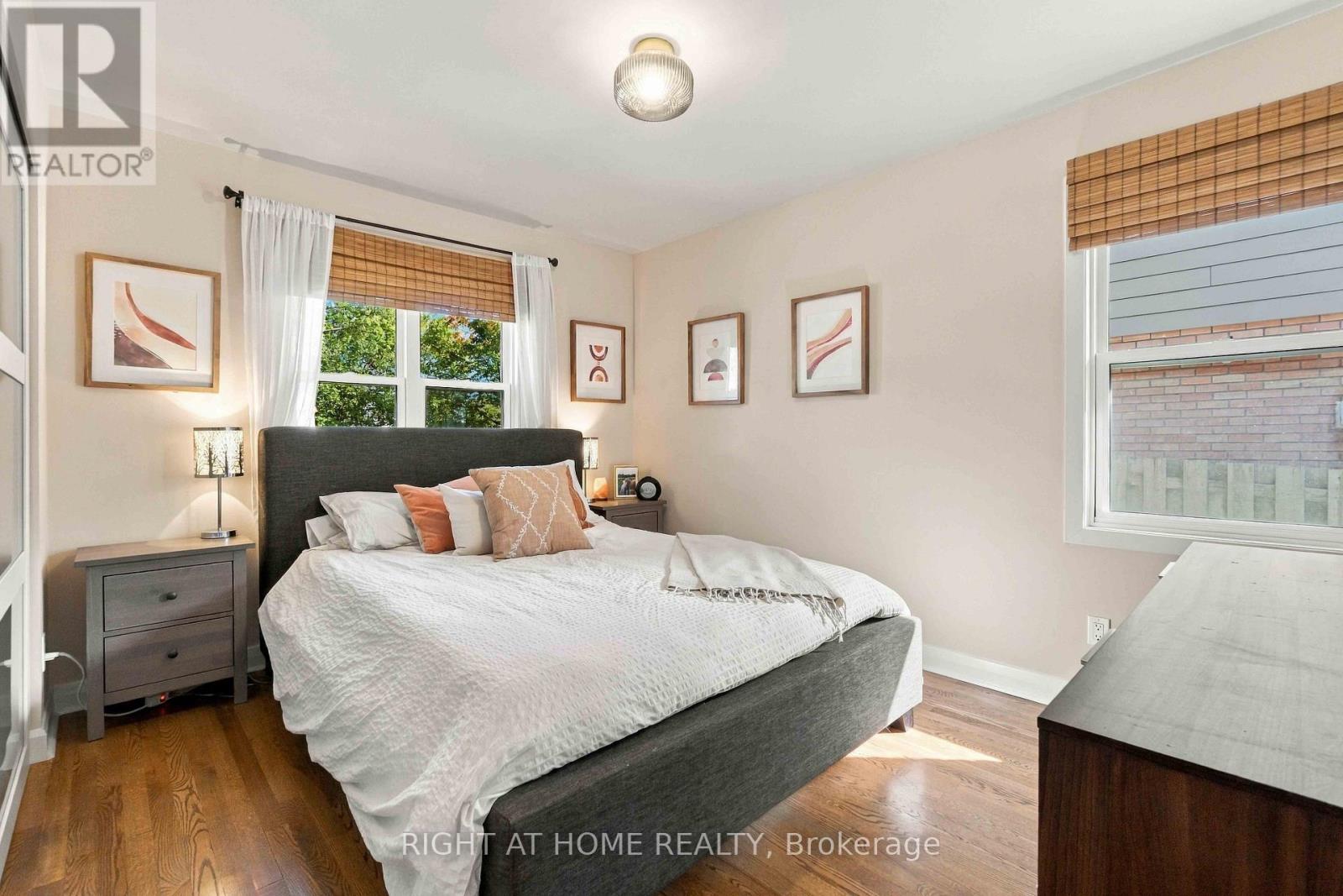2045 SAVILLE ROW - Image 18