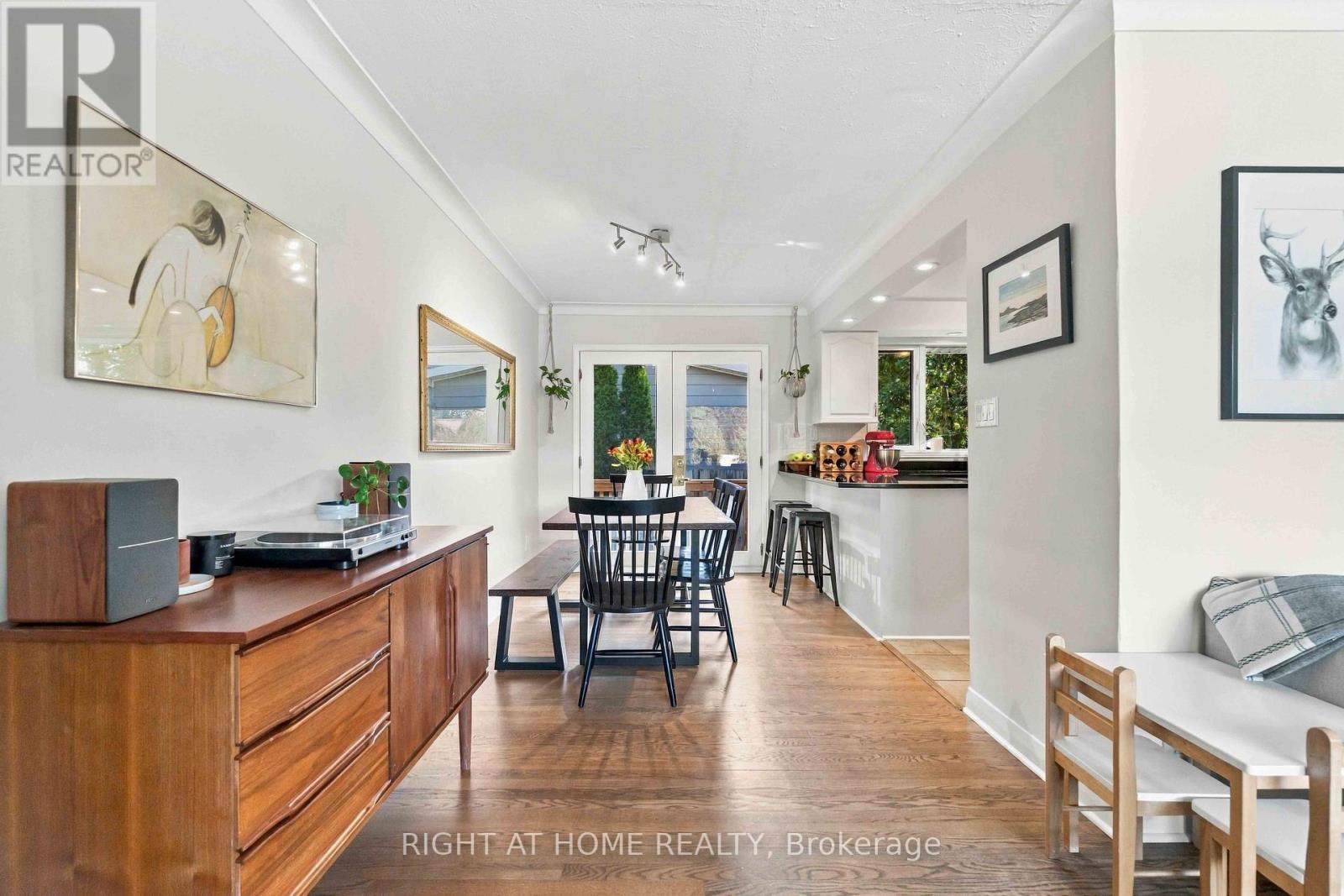 2045 SAVILLE ROW - 4