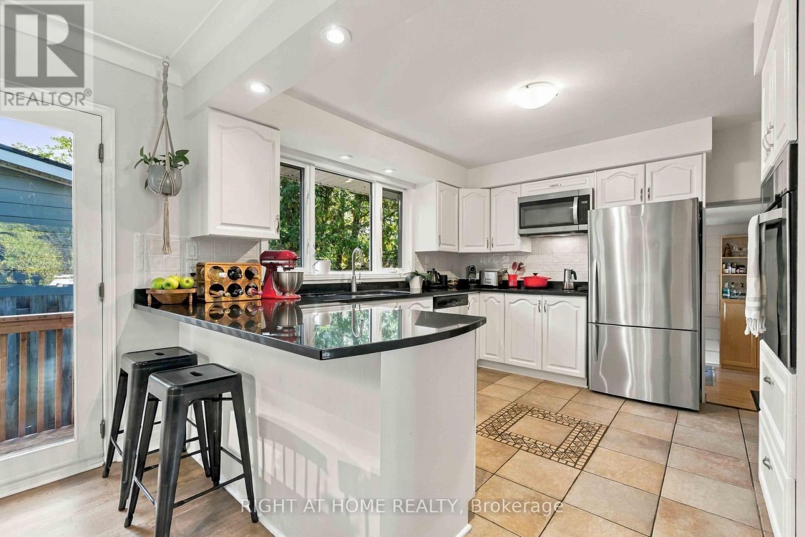 2045 SAVILLE ROW - 7