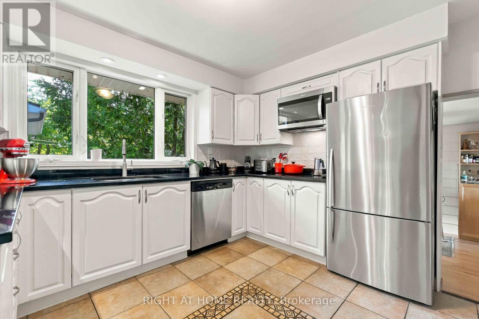 2045 SAVILLE ROW - 9