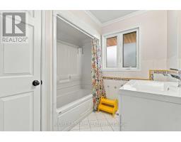 2045 Saville Row, Ottawa, ON K2A1A4 Photo 15