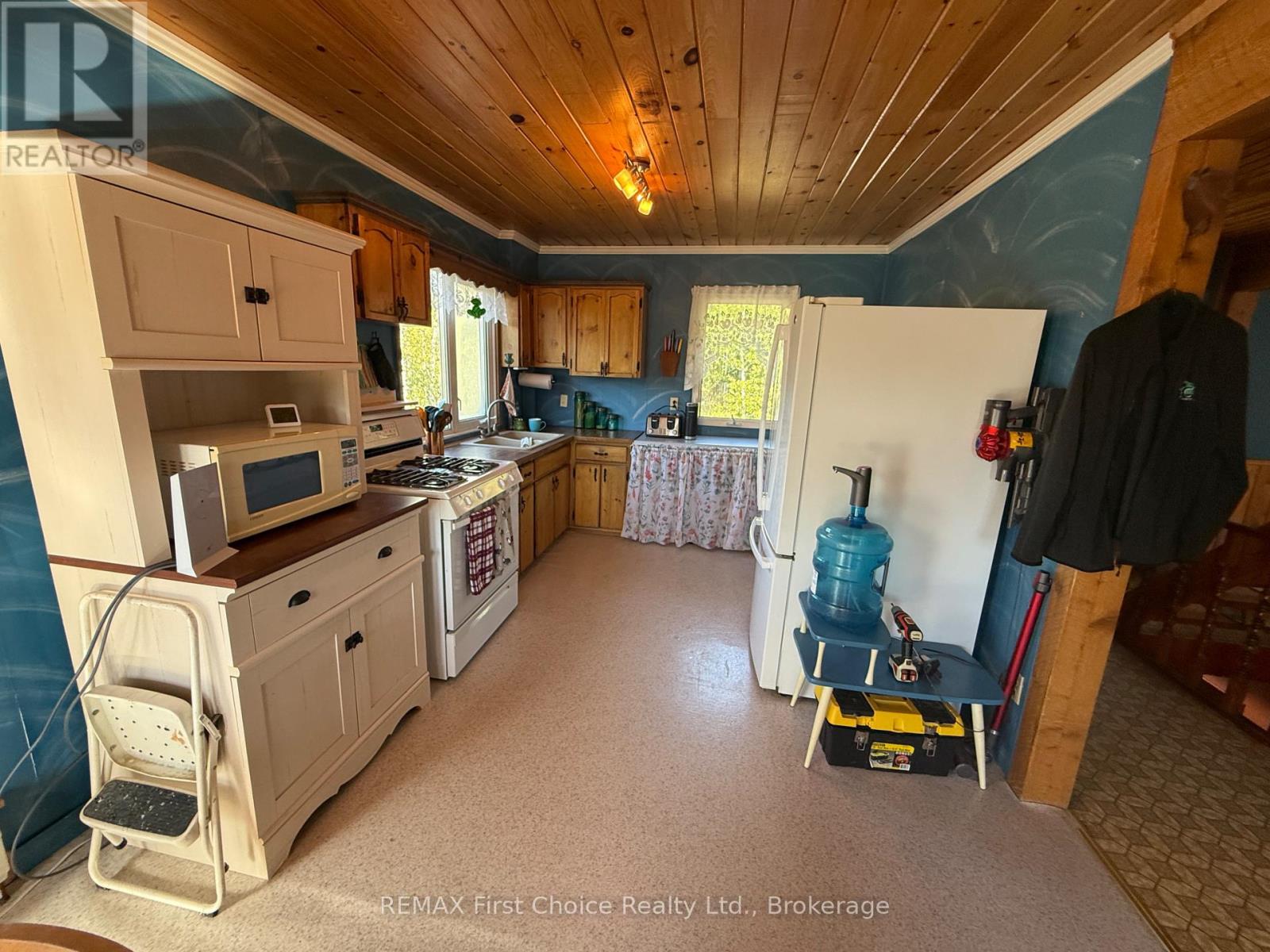 1256 TOWNLINE ROAD - 10