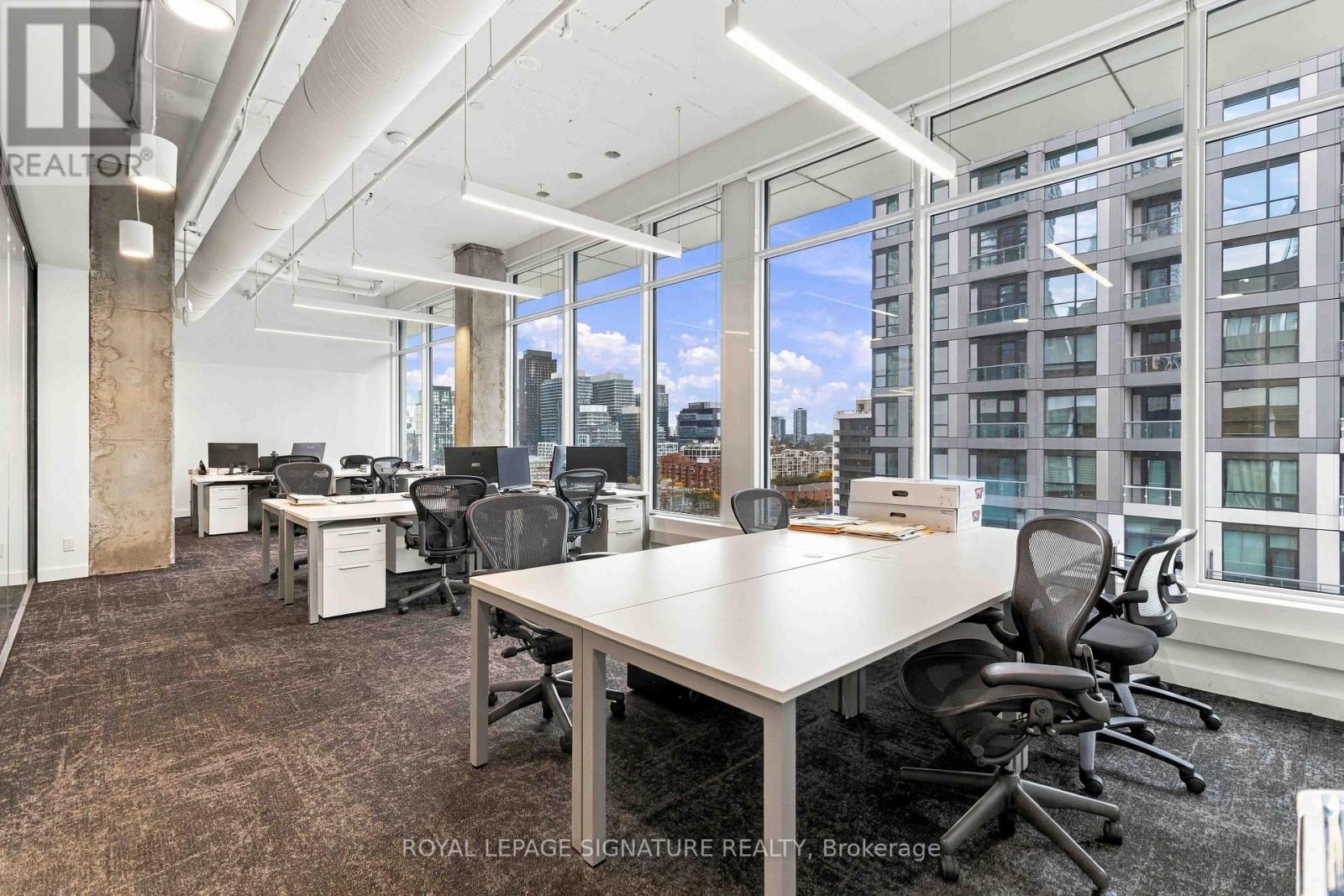 1005 - 130 QUEENS QUAY E