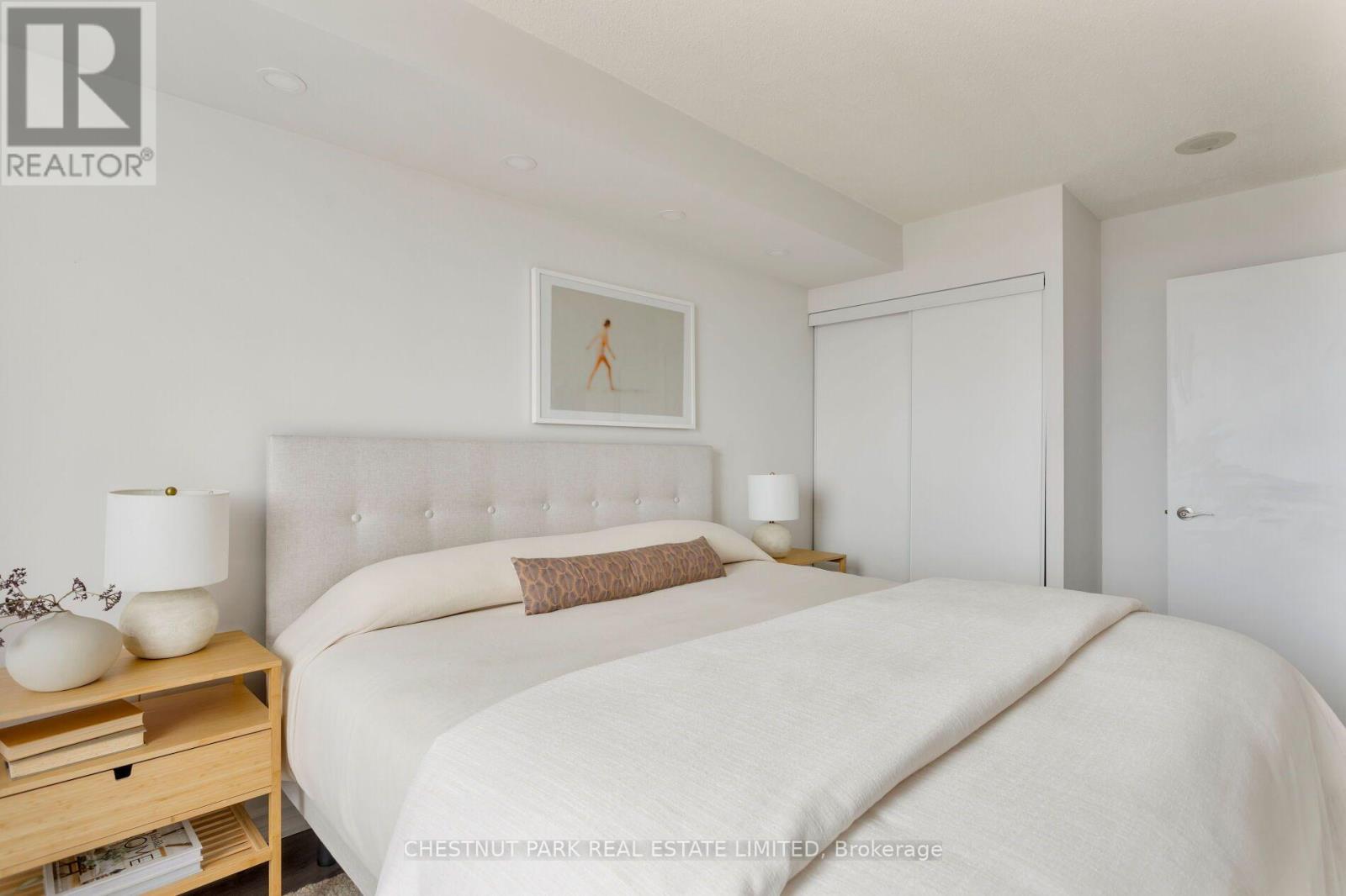 #704 650 LAWRENCE AVENUE W - 17