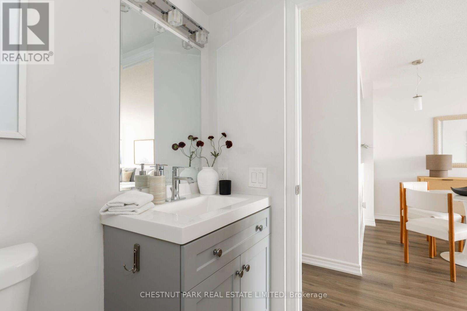 #704 650 LAWRENCE AVENUE W - 22