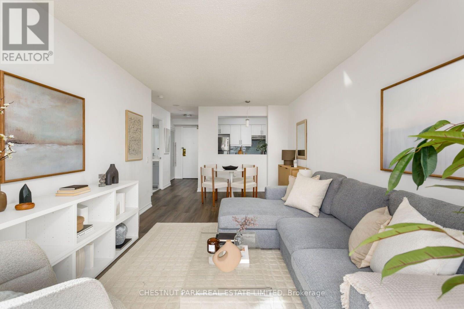 #704 650 LAWRENCE AVENUE W - 3