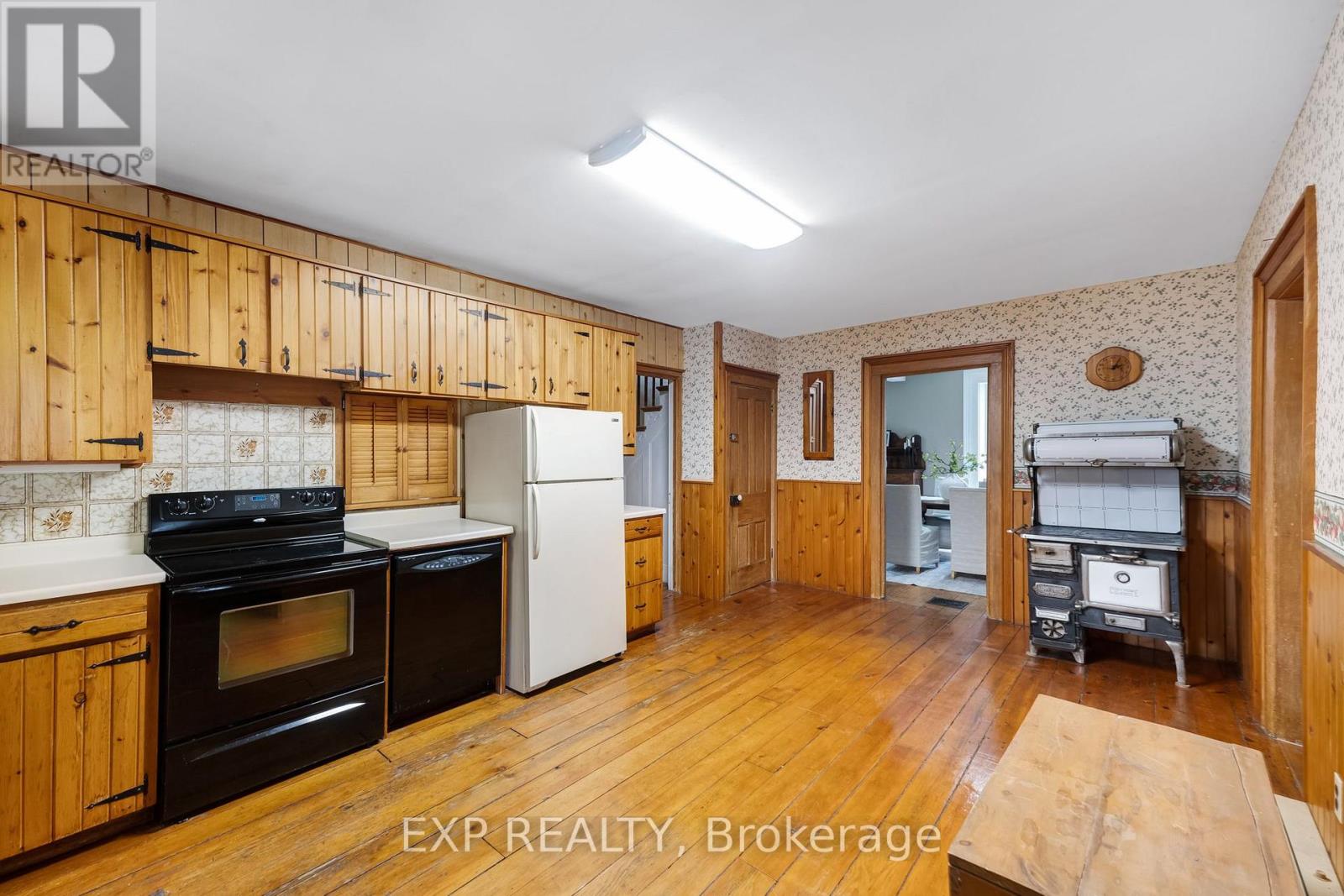 18611 LESLIE STREET - 11