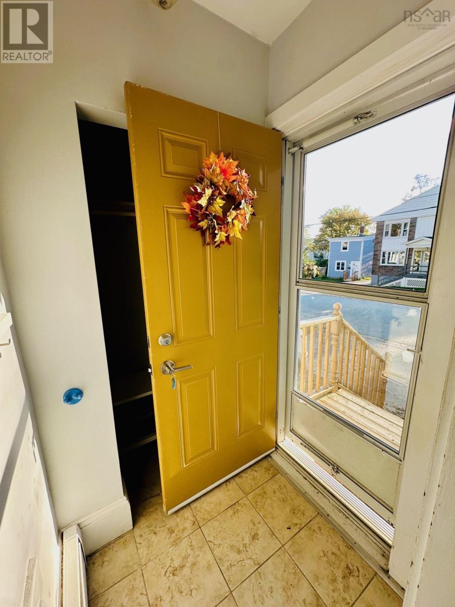 2079 & 2081 Poplar Street - 12