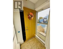 Foyer - 2079 & 2081 Poplar Street, Halifax, NS B3L2Y6 Photo 12