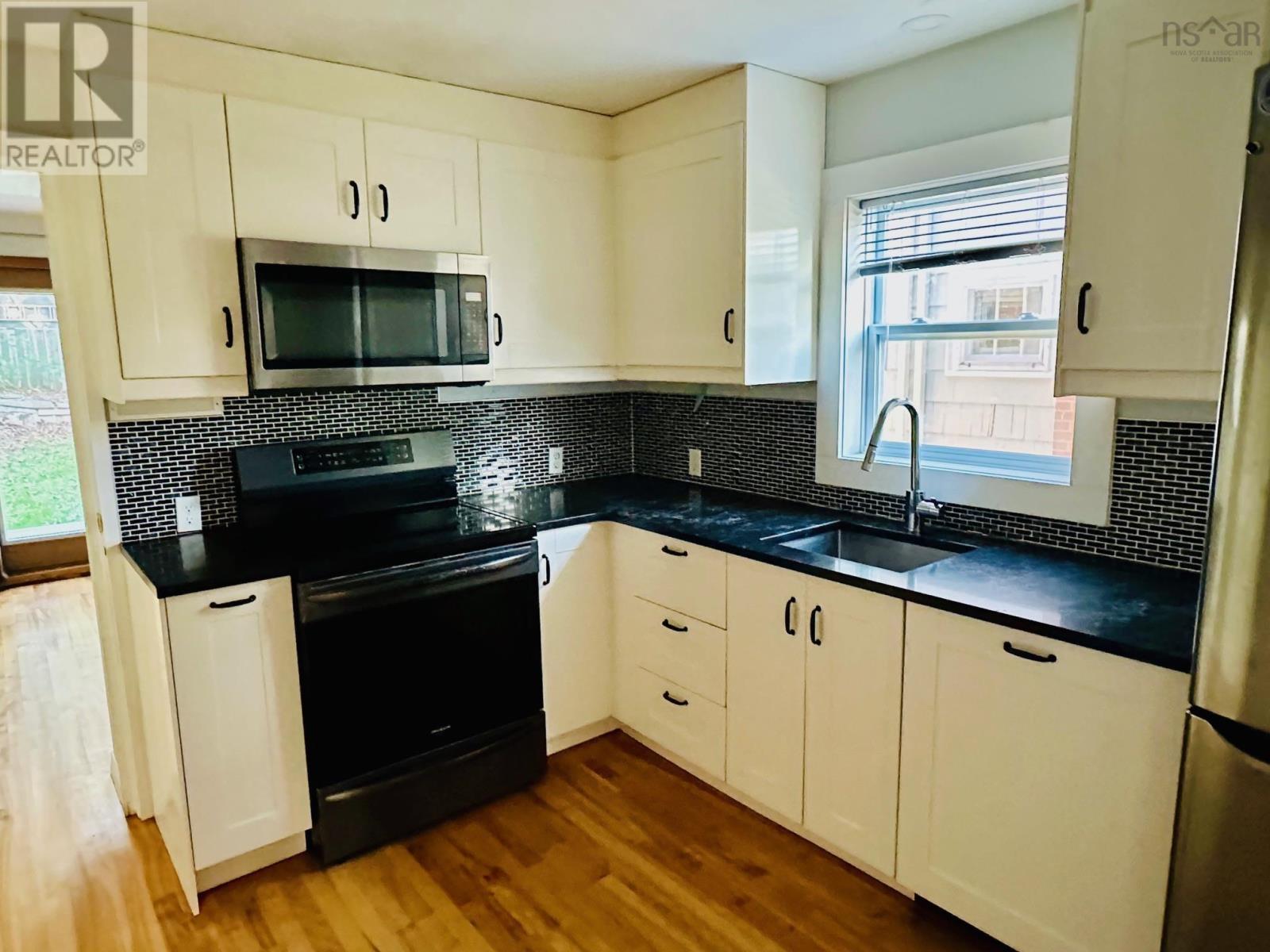 2079 & 2081 Poplar Street - 28