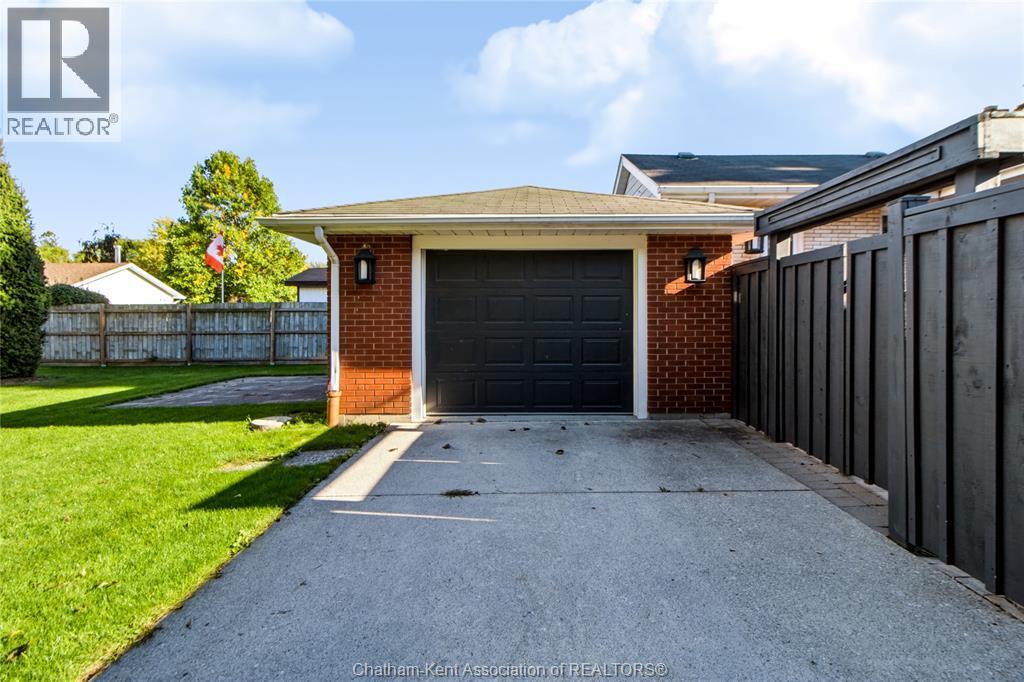 81 Devon ROAD - Image 32