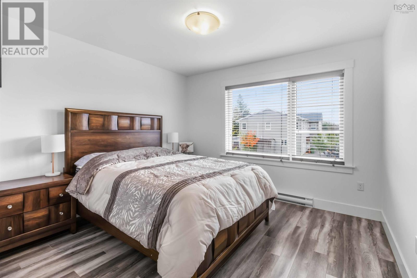 90 Hamilton Drive - Image 24
