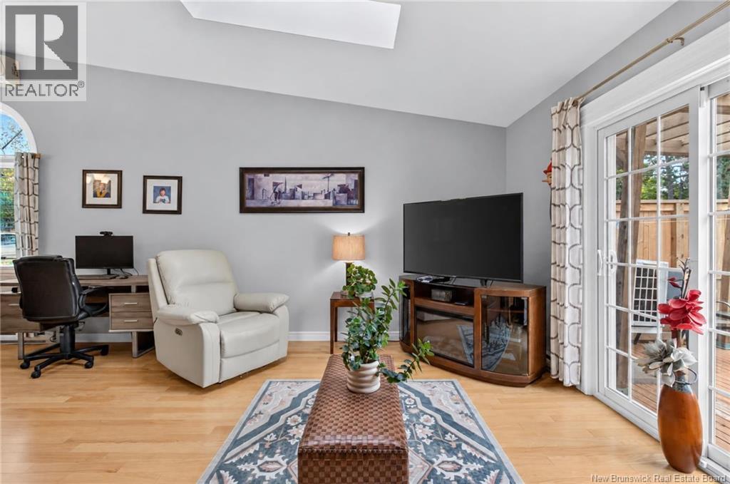 #137 268 Acadie Avenue - 16