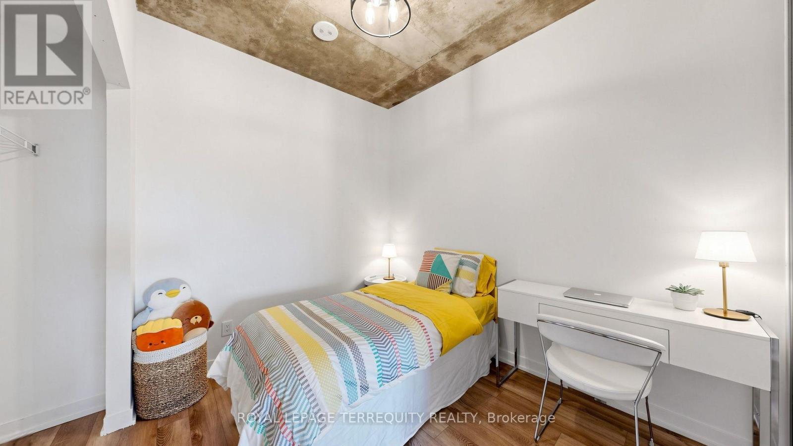 #417 1808 ST CLAIR AVENUE W - 16