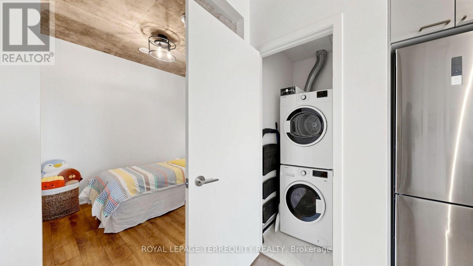 #417 1808 ST CLAIR AVENUE W - 18
