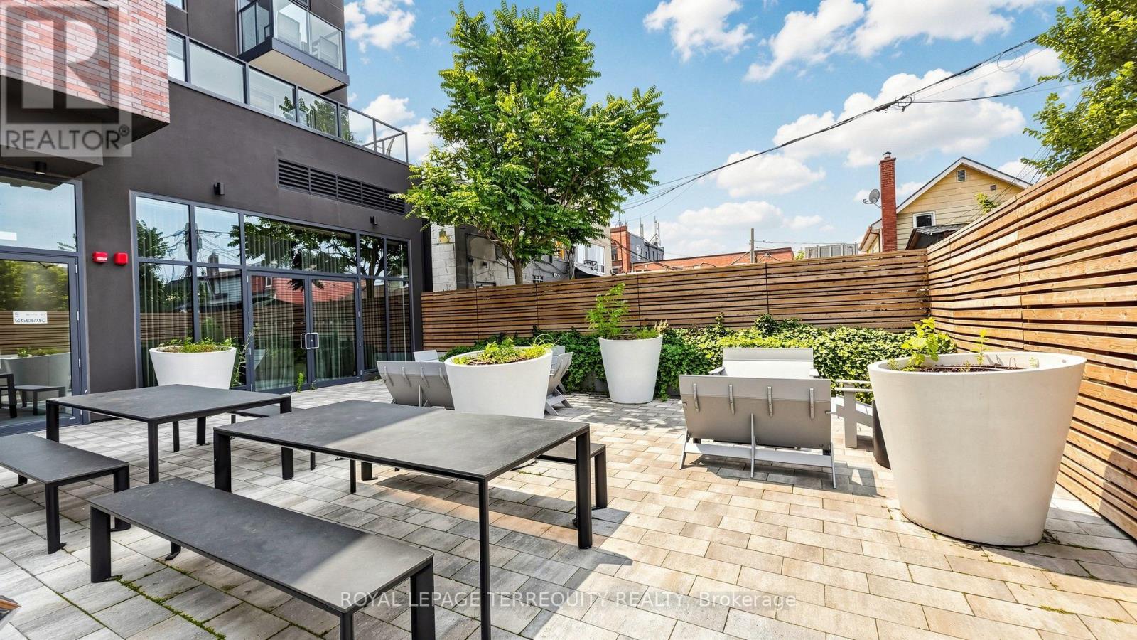 #417 1808 ST CLAIR AVENUE W - 36