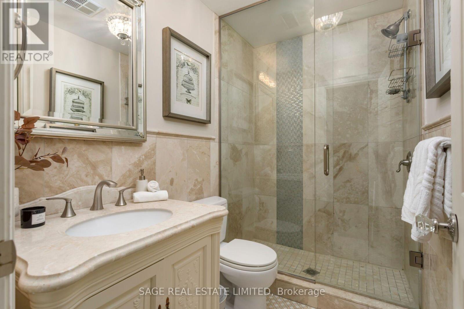 124 Brentwood Road North, Toronto, ON photo 25
