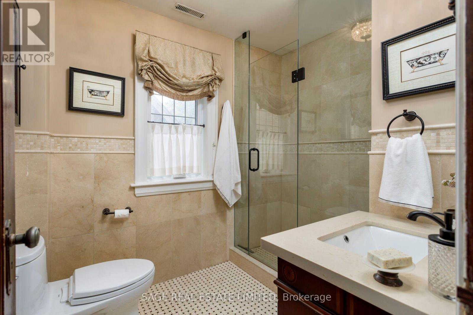 124 Brentwood Road North, Toronto, ON photo 29