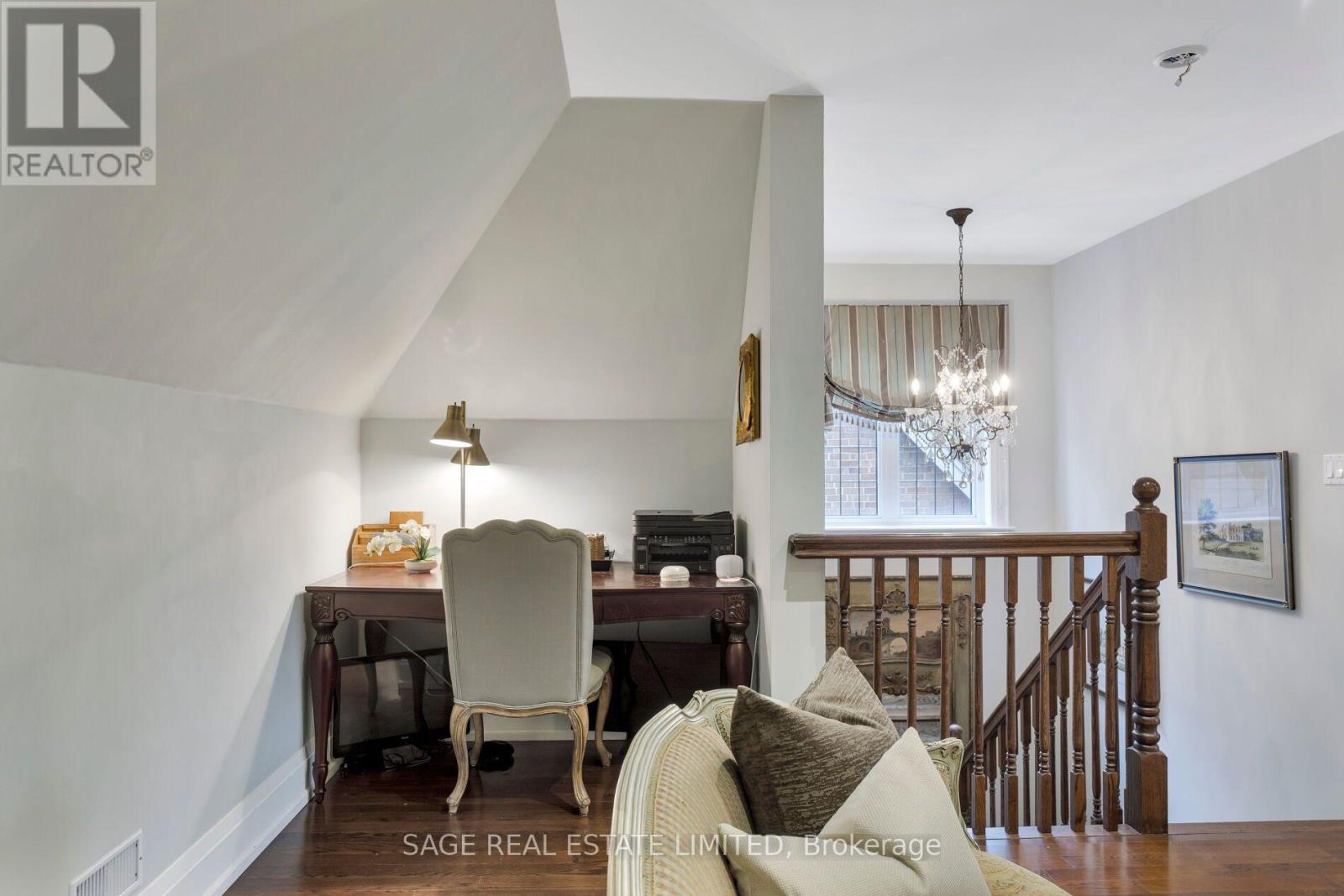 124 Brentwood Road North, Toronto, ON photo 37