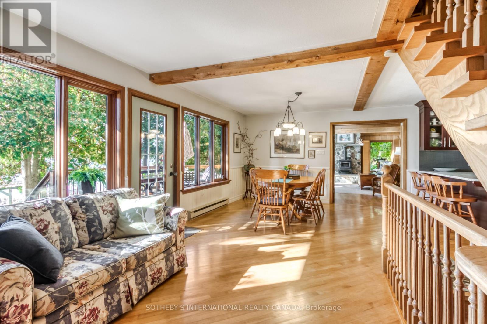 125 LAKESHORE ROAD - 10