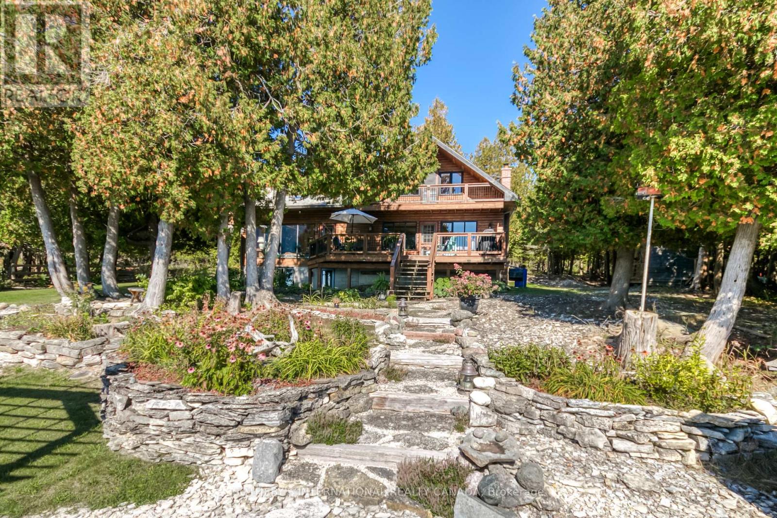 125 LAKESHORE ROAD - 32