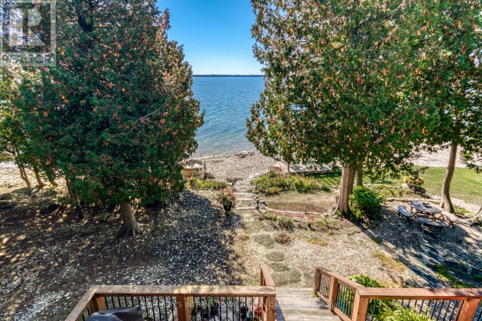125 LAKESHORE ROAD - 34