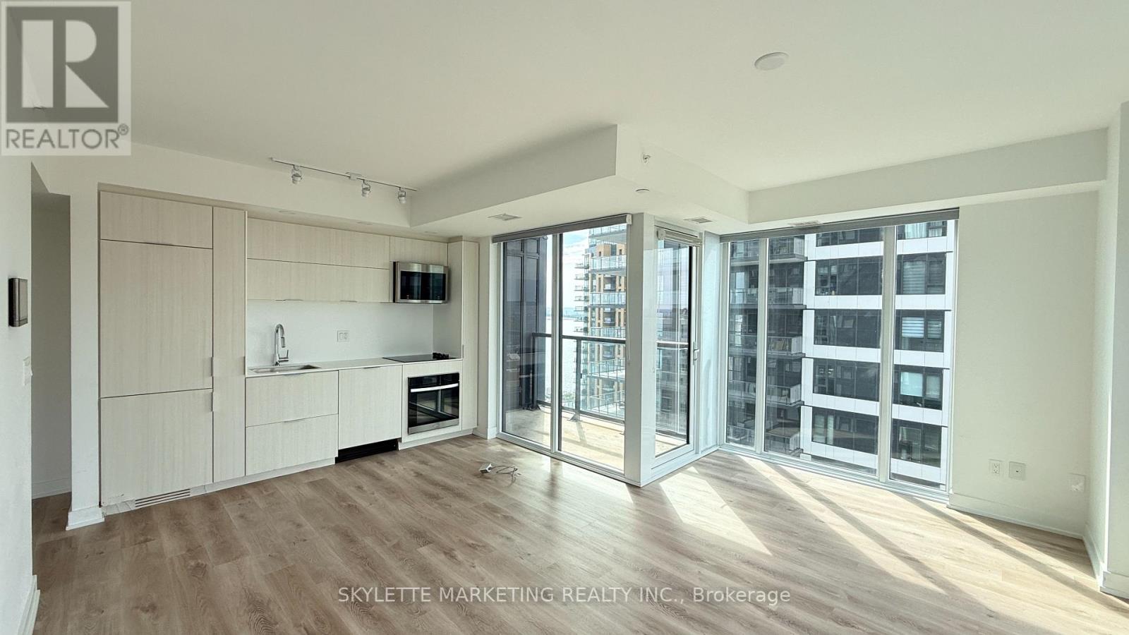 #1810 370 MARTHA STREET - 2