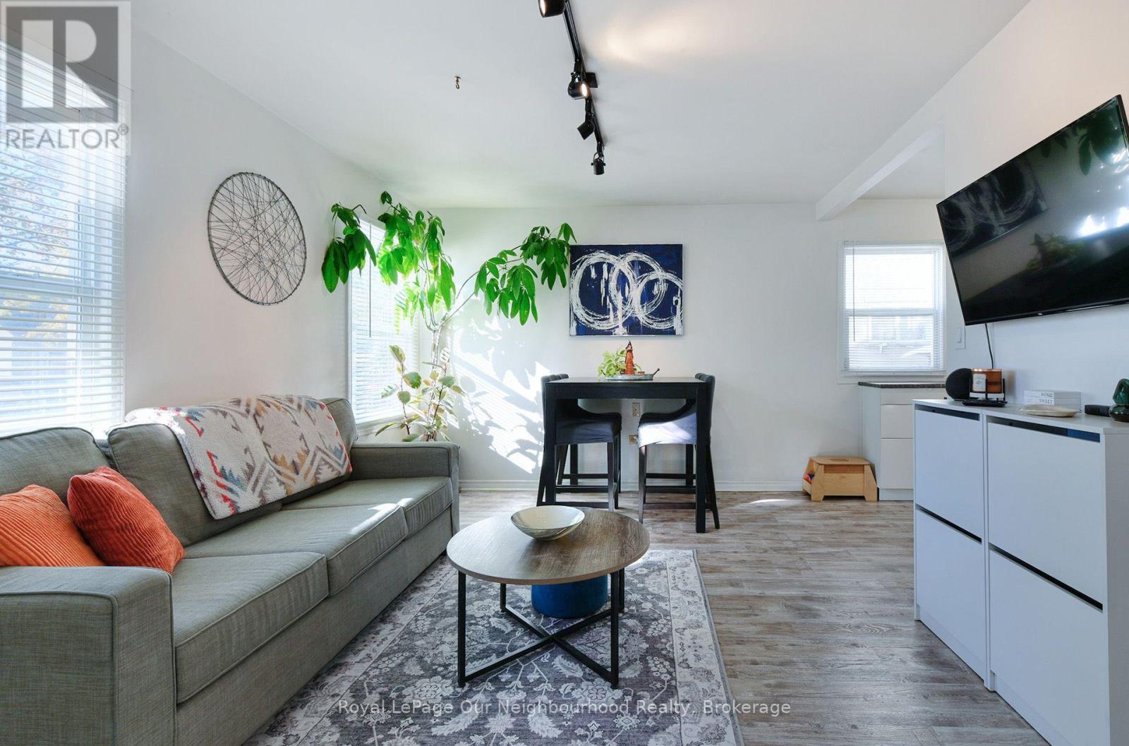 760 NEW ROMAINE STREET - 3