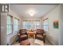 Kitchen - 1760 Park Street, Rossland, BC V0G1Y0 Photo 16