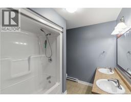 36 Carter Crescent, photo 17