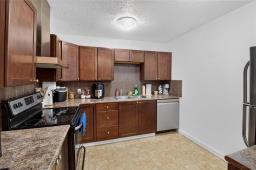 4pc Bathroom - 208 1760 Henderson Highway, Winnipeg, MB R2G3H2 Photo 7