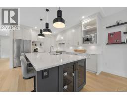 Ensuite - 4317 Majestic Dr, Saanich, BC V8N3H1 Photo 10
