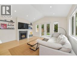 4317 Majestic Dr, Saanich, BC V8N3H1 Photo 18