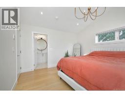 4317 Majestic Dr, Saanich, BC V8N3H1 Photo 29