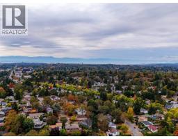 4317 Majestic Dr, Saanich, BC V8N3H1 Photo 64