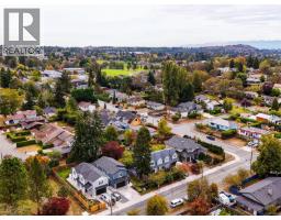 4317 Majestic Dr, Saanich, BC V8N3H1 Photo 68