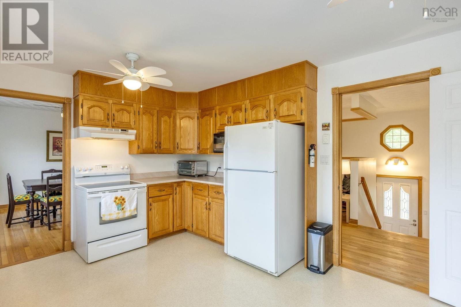 9147 201 Highway - 33