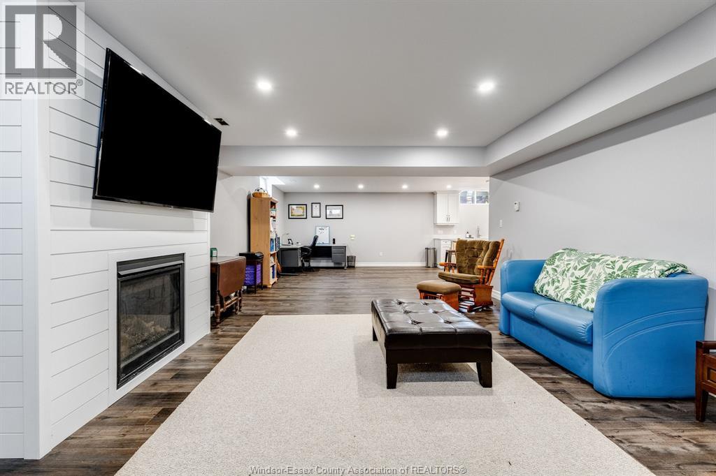 71 Conservation BOULEVARD - Image 30