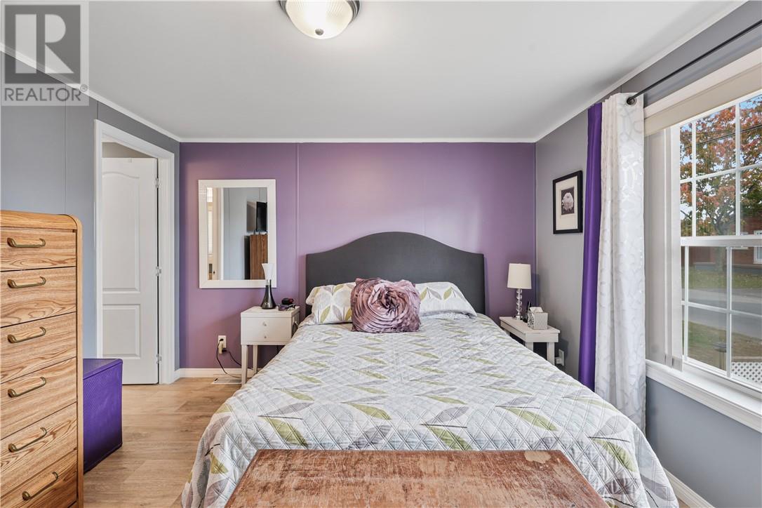 485 WOOD Street - Image 36