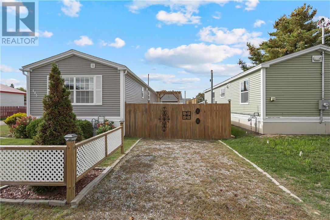 485 WOOD Street - Image 4