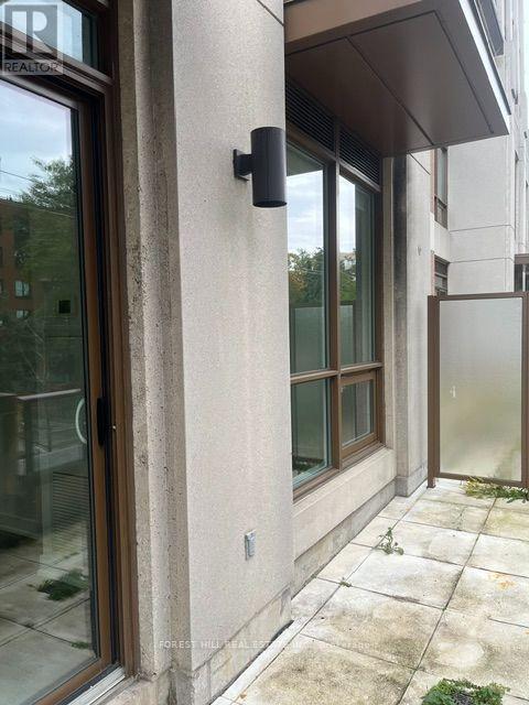 320 Tweedsmuir Avenue — photo 27