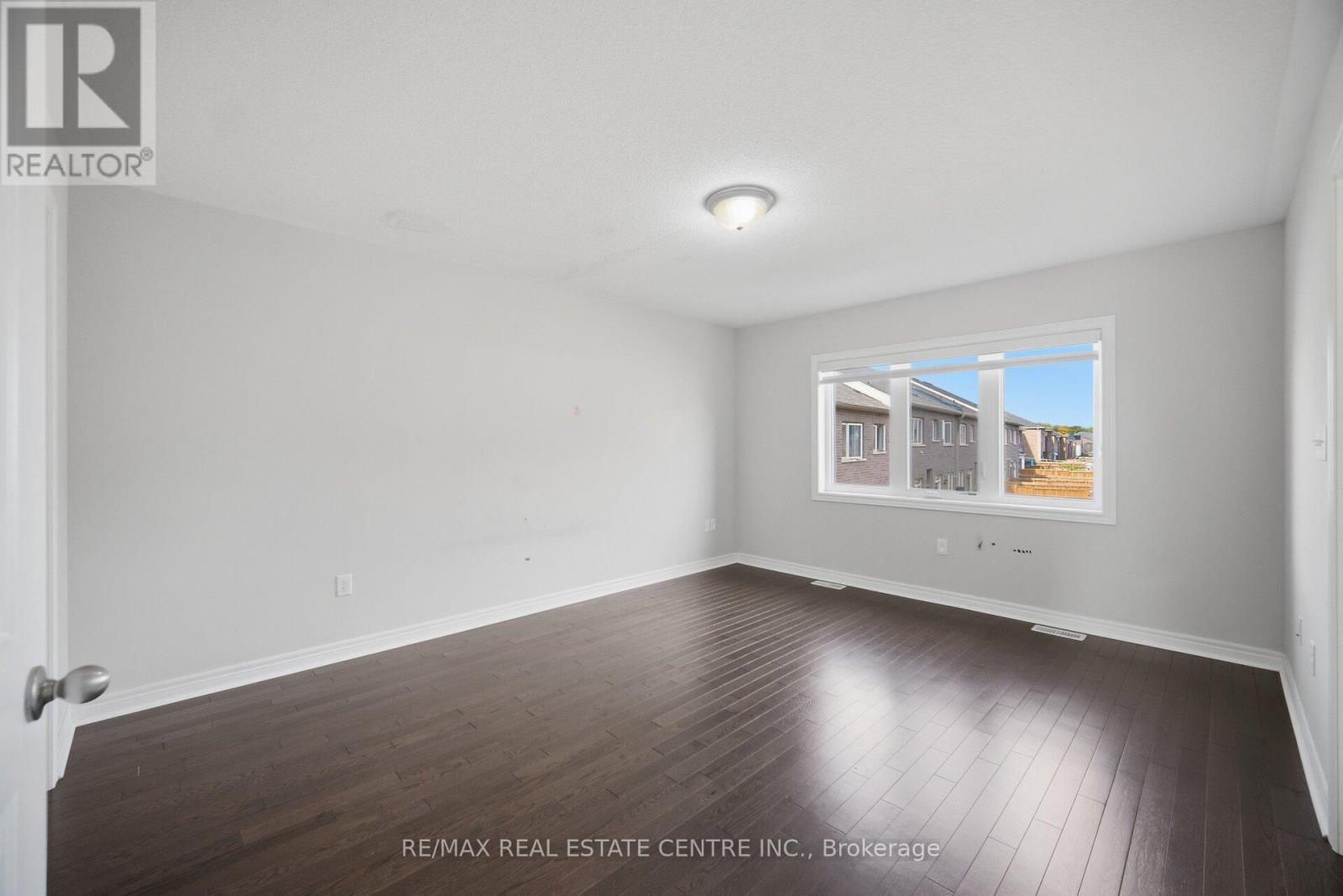 57 Benhurst Crescent — photo 18