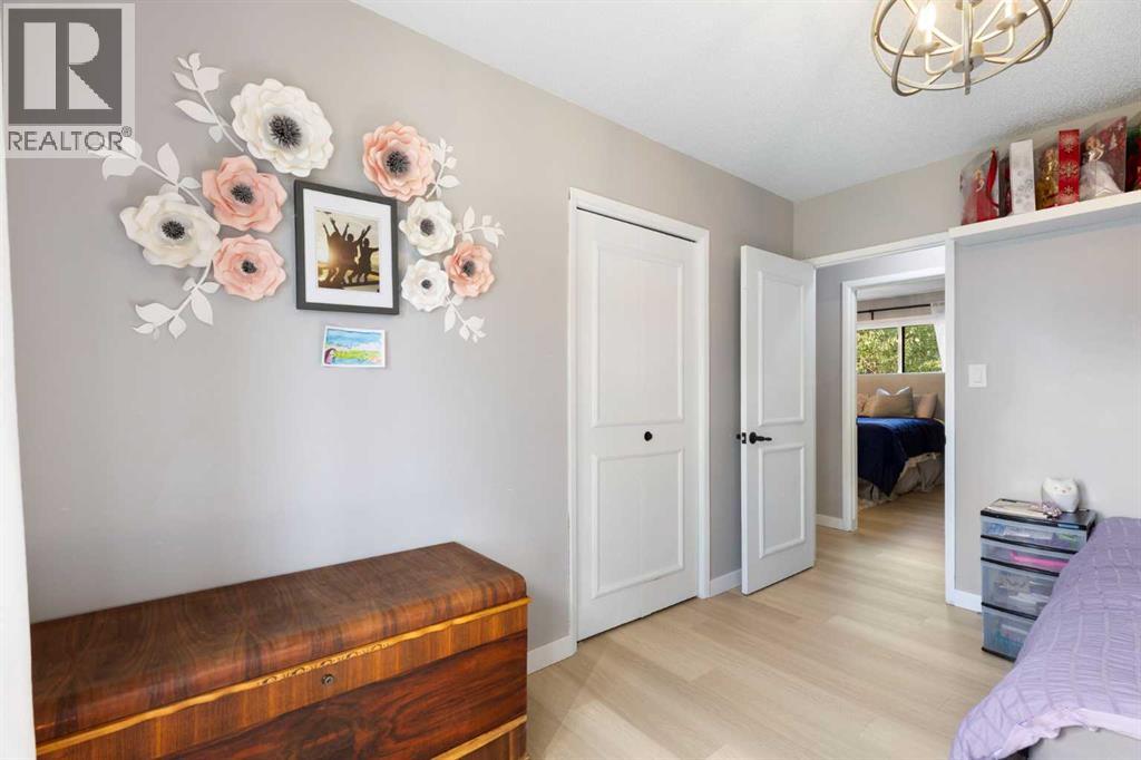 2320 58 Avenue SW - Image 25