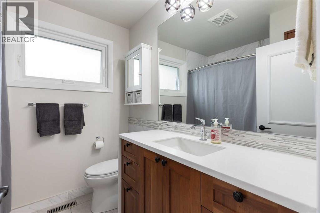 2320 58 Avenue SW - Image 28